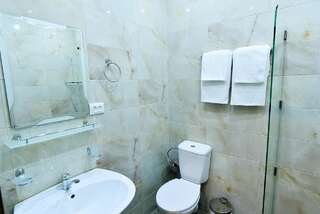 Отель MGK Hotel Тбилиси Улучшенный двухместный номер с 2 отдельными кроватями-3