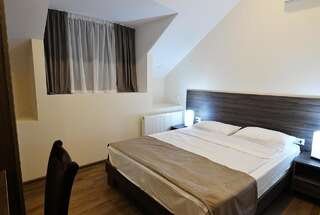 Отель MGK Hotel Тбилиси Стандартный двухместный номер с 1 кроватью-6
